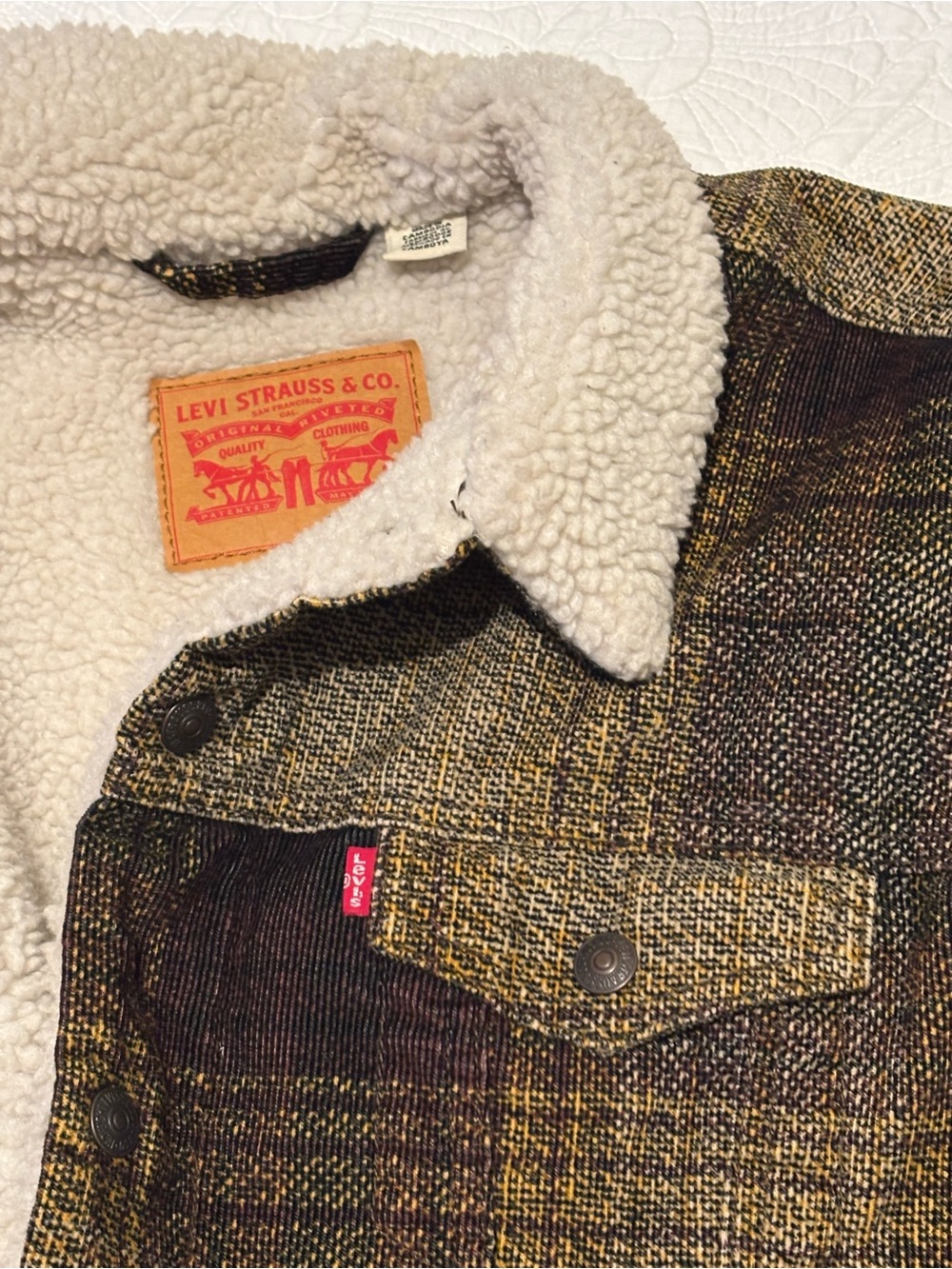 Levi’s men’s type III Sherpa jacket in plaid size L